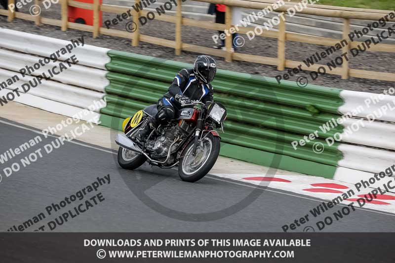 Vintage motorcycle club;eventdigitalimages;mallory park;mallory park trackday photographs;no limits trackdays;peter wileman photography;trackday digital images;trackday photos;vmcc festival 1000 bikes photographs